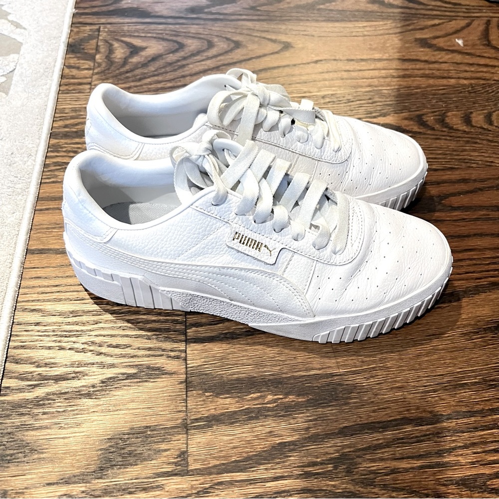 White puma sneakers chunky